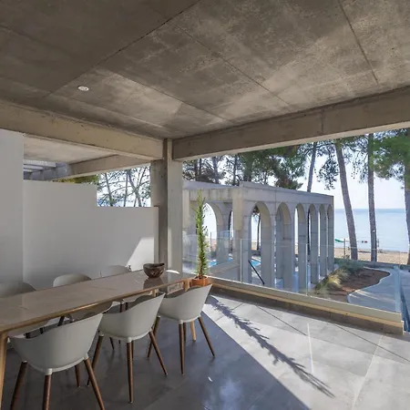 Pefka Luxury Homes Deluxe For 4 Case de vacanță