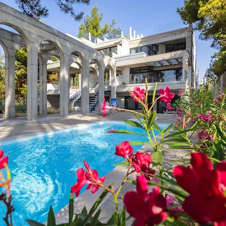 Pefka Luxury Homes Deluxe For 4 Case de vacanță